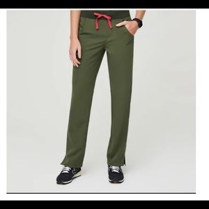 Figs Women’s Dark Olive Kade - Cargo Scrub Pants